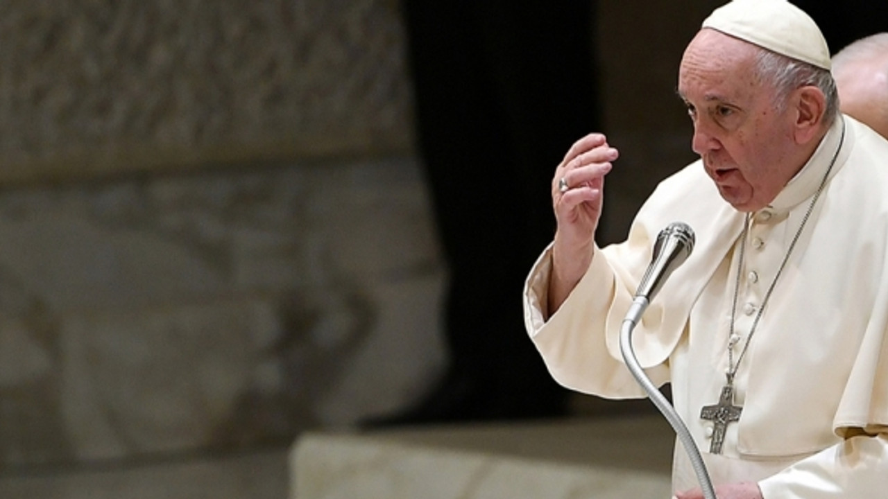 Papa Franciscus, depremlerden etkilenen Türk ve Suriye halkının acısını unutmamaları gerektiğini belirtti