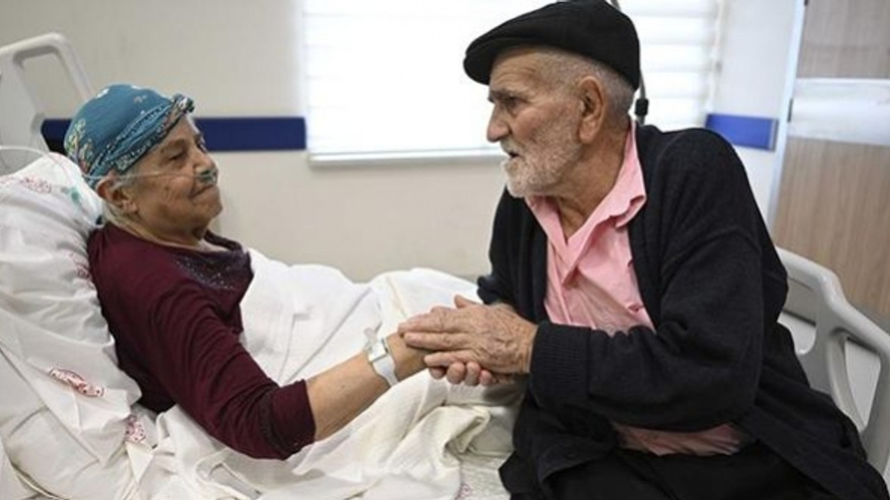 65 yıllık eşini enkaz altından kurtardı: "Ölürsem öleyim, onu almadan olmaz dedim"