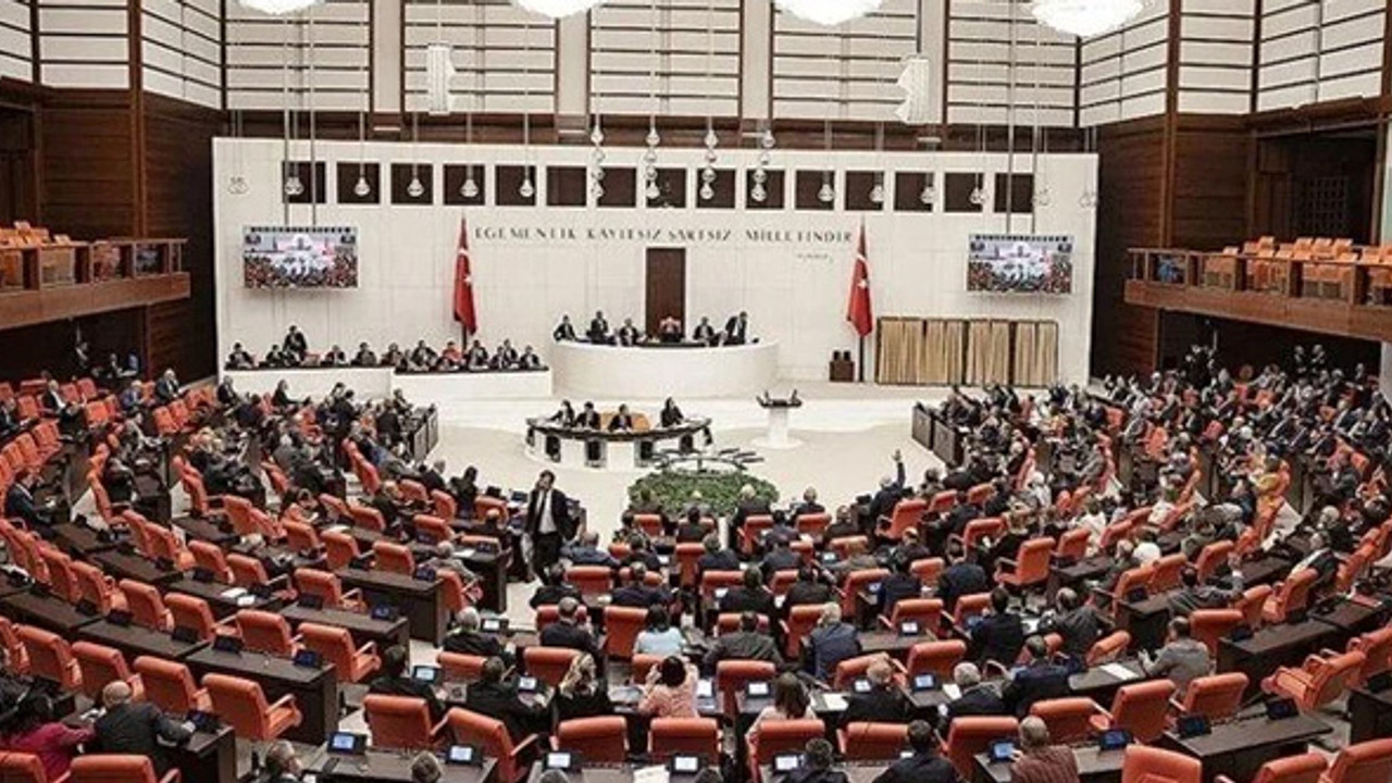 AK Parti'den deprem önergesi