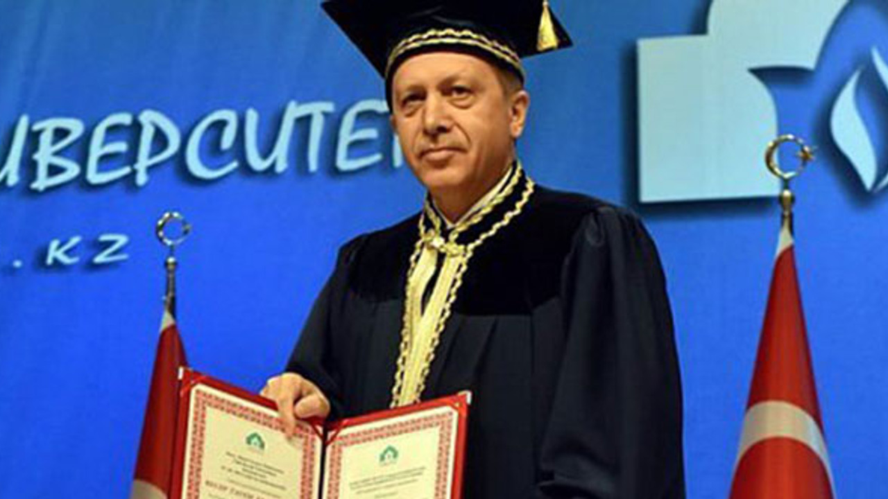 ‘Diploma’ krizine son nokta! İletişim Başkanlığı paylaştı: İşte Erdoğan’ın mezuniyet belgeleri