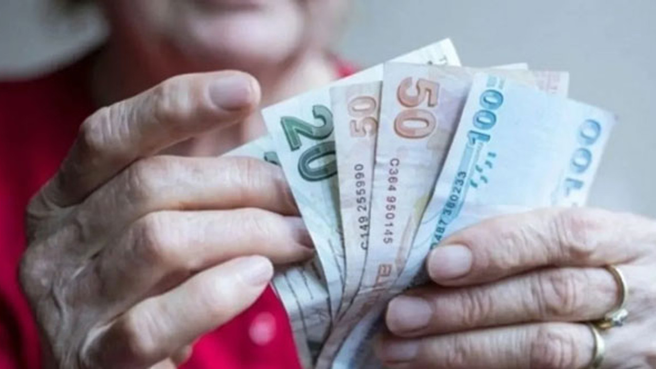 Emekliye zam düzenlemesi ne zaman yasalaşacak? AK Parti'den açıklama