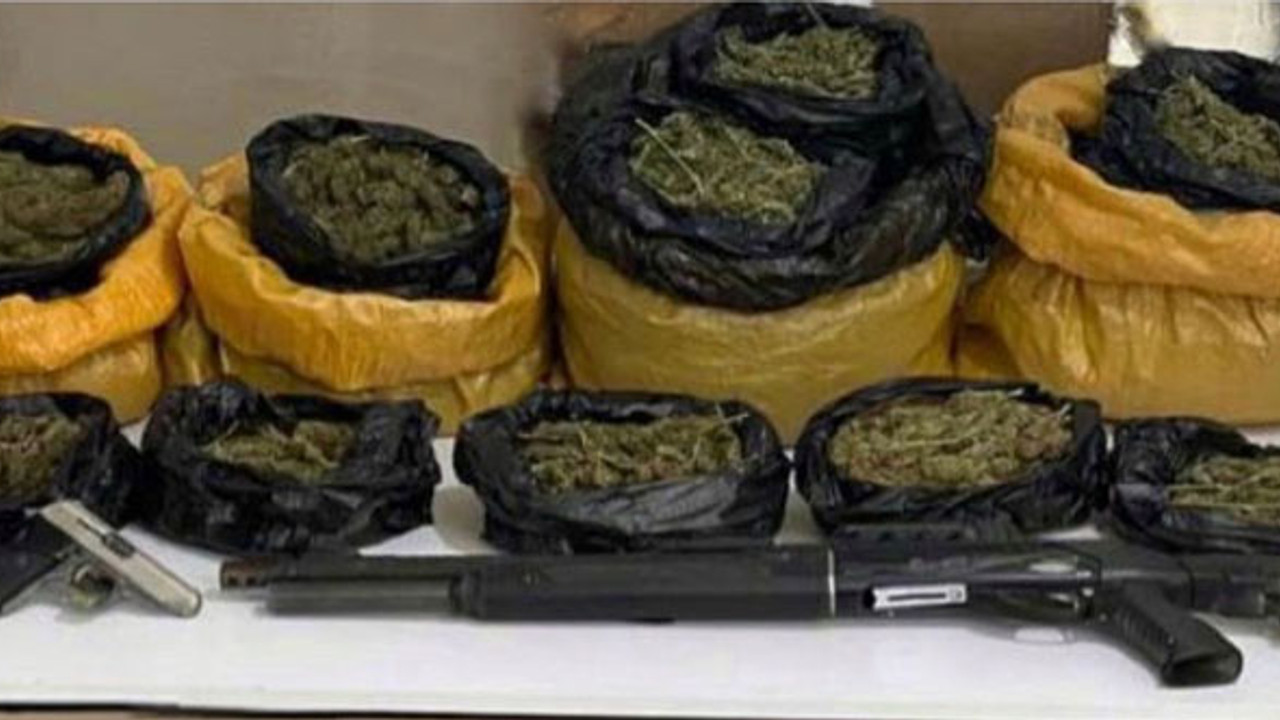 Jandarma uyuşturucuya geçit vermedi! 11 kilo esrar ele geçirildi