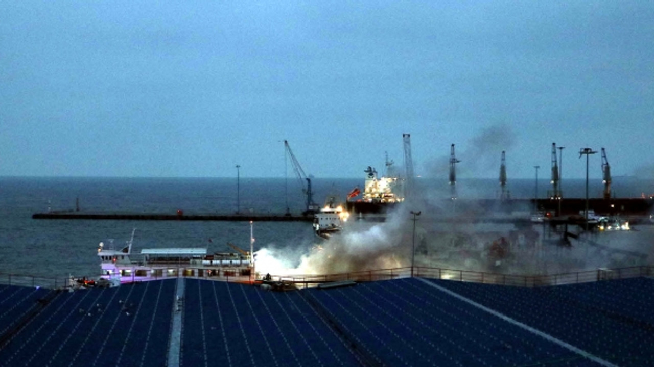 Marmara Denizi'nde panik yaratan feribot yangını! 30 yolcu dumandan etkilendi