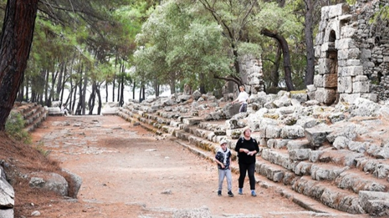 Phaselis Antik Kenti yapılaşmaya açılıyor; halk ikiye bölündü