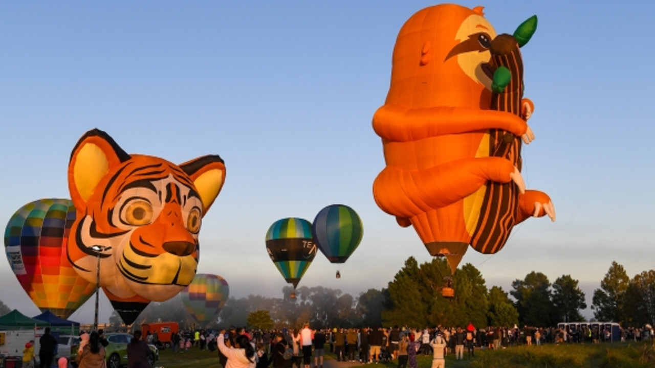 Yeni Zelanda’da uçan balon festivali