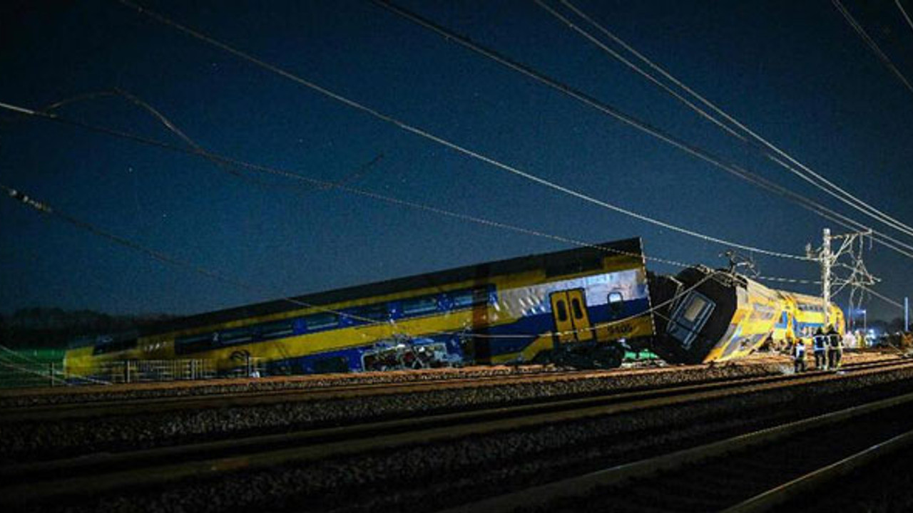 Hollanda’da yolcu treni raydan çıktı: 1 ölü, 30 yaralı