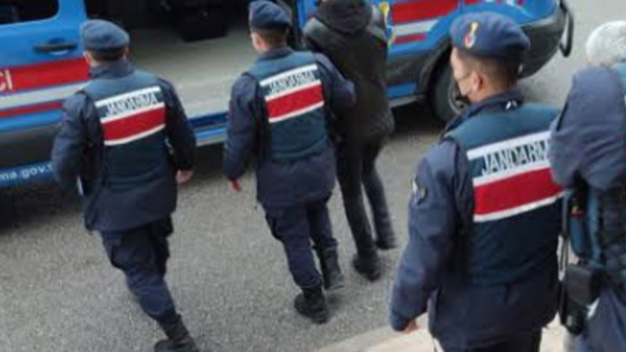 Jandarma’dan suçlu avı: Yakalanan 4 kişi hapsi boyladı