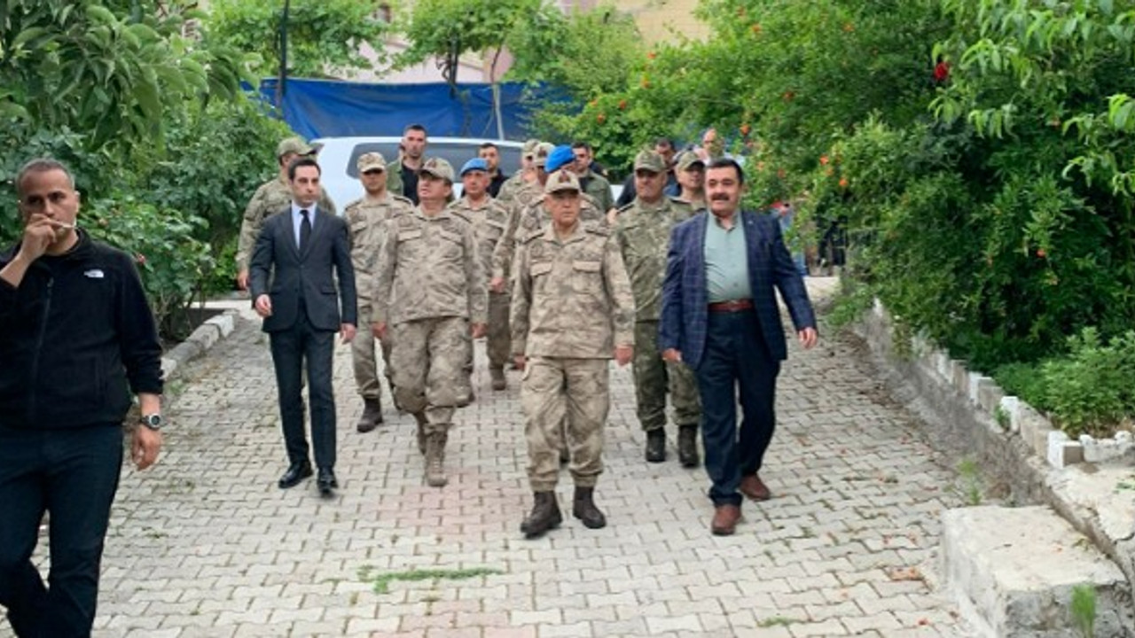 Arif Paşa ve beraberindeki heyet, Hazım Babat'ı ziyaret etti