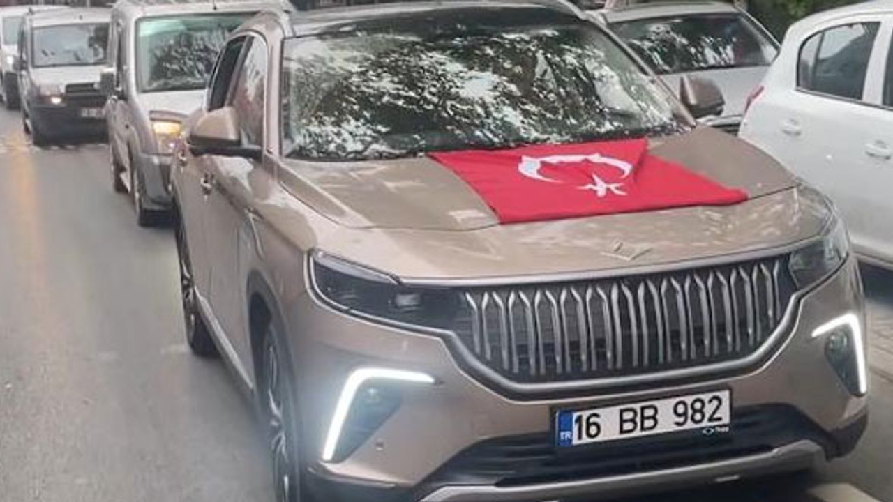 Bakan Varank'ın makam aracı Togg, asker uğurlamasında konvoy başı oldu