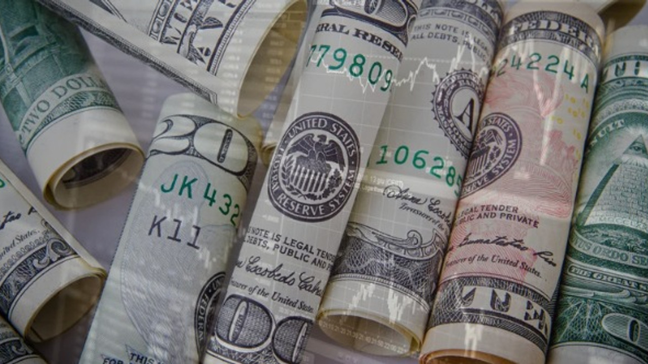 Dolar ilk kez 20 TL'nin üzerini gördü