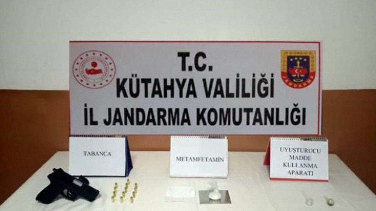 Jandarmadan uyuşturucu operasyonu: 3 zehir taciri paketlendi