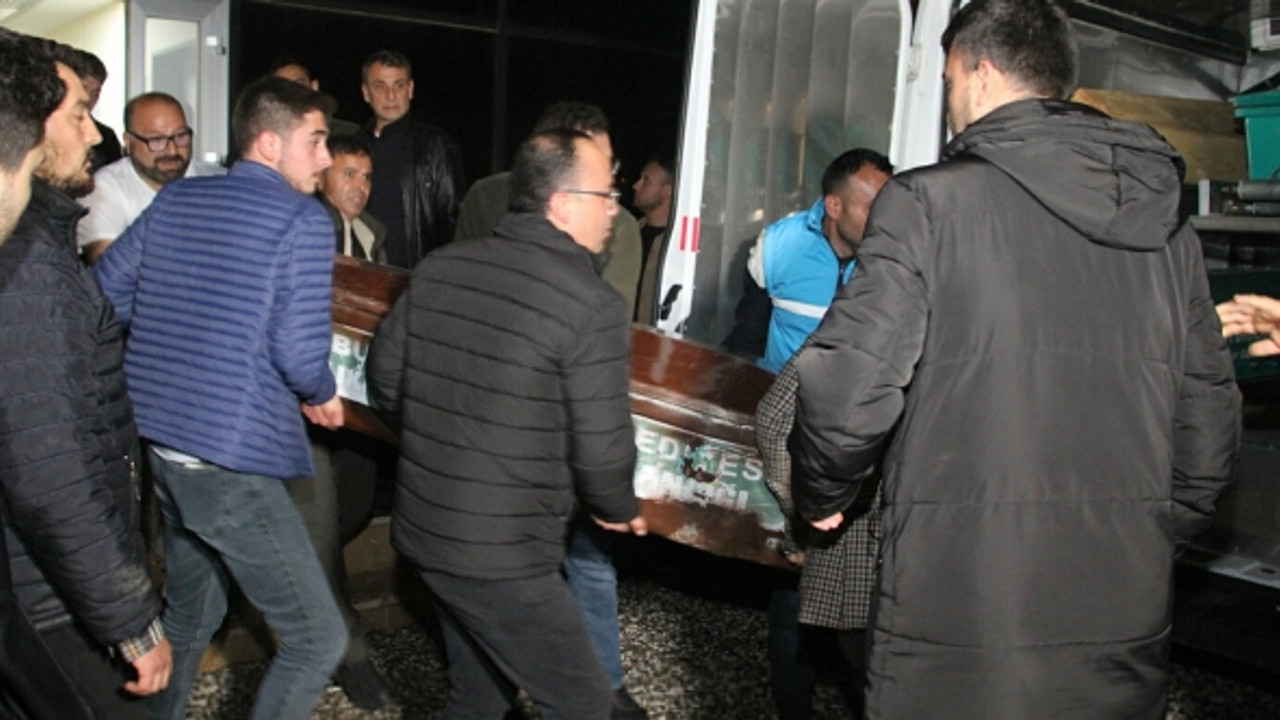 Manisa'da yüzme eğitimi için gittiği havuzda boğuldu