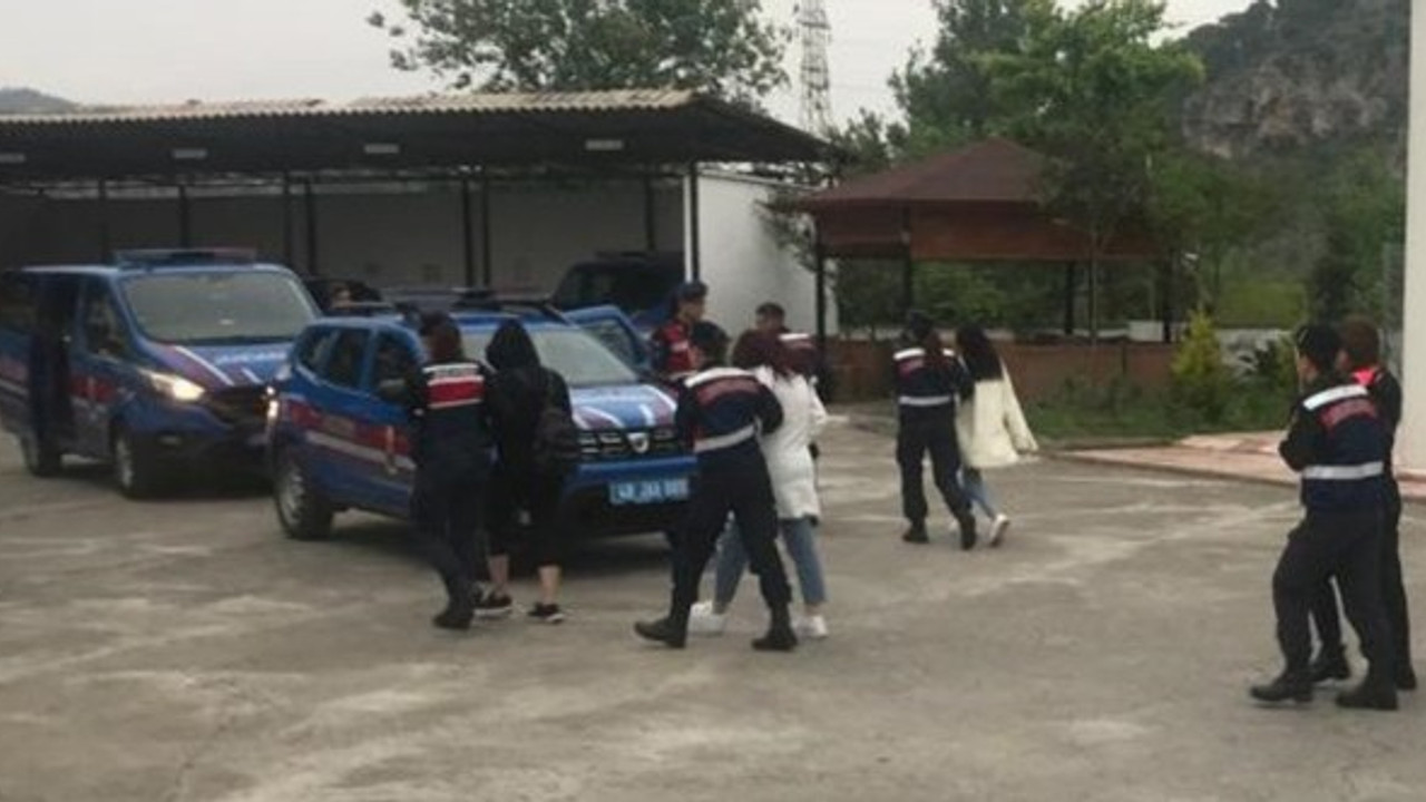 Muğla ve Denizli'de fuhuş çetesine darbe: 8 gözaltı