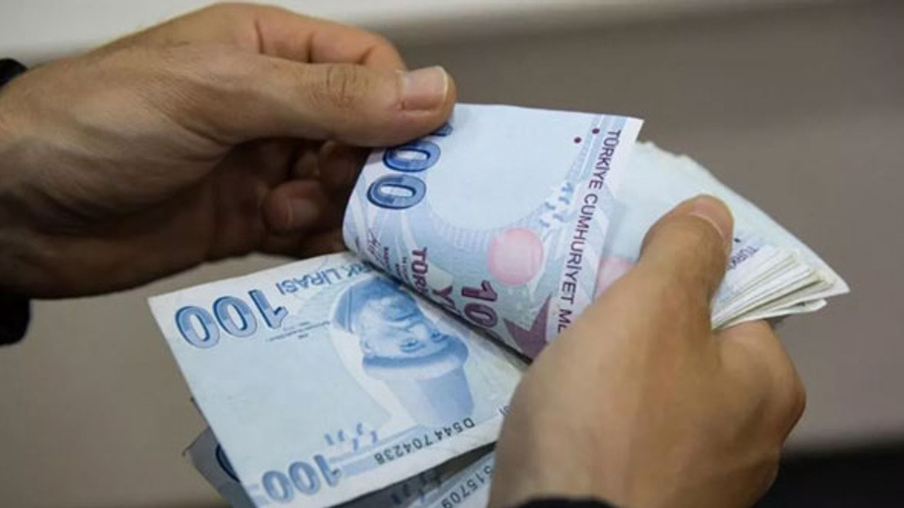 Emekli, memur ve asgari ücret bekleyen milyonlarca vatandaşı sevindiren açıklama! AK Partili isim duyurdu: Ne kadar zam gelecek?