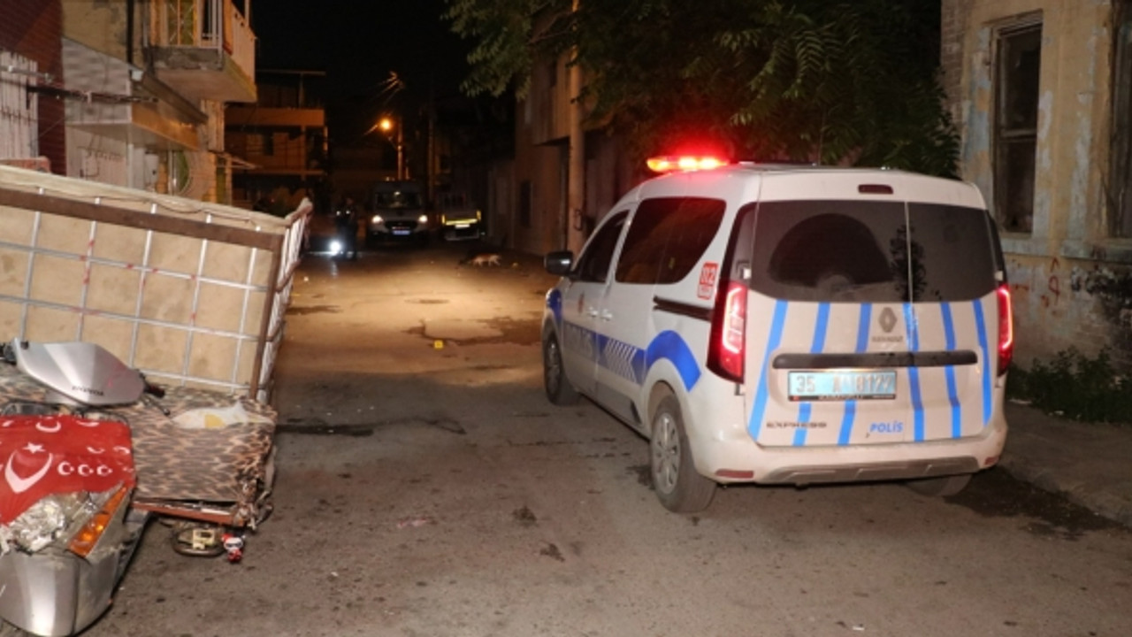 İzmir'de sokakta çıkan silahlı kavgada 2 kişi ağır yaralandı
