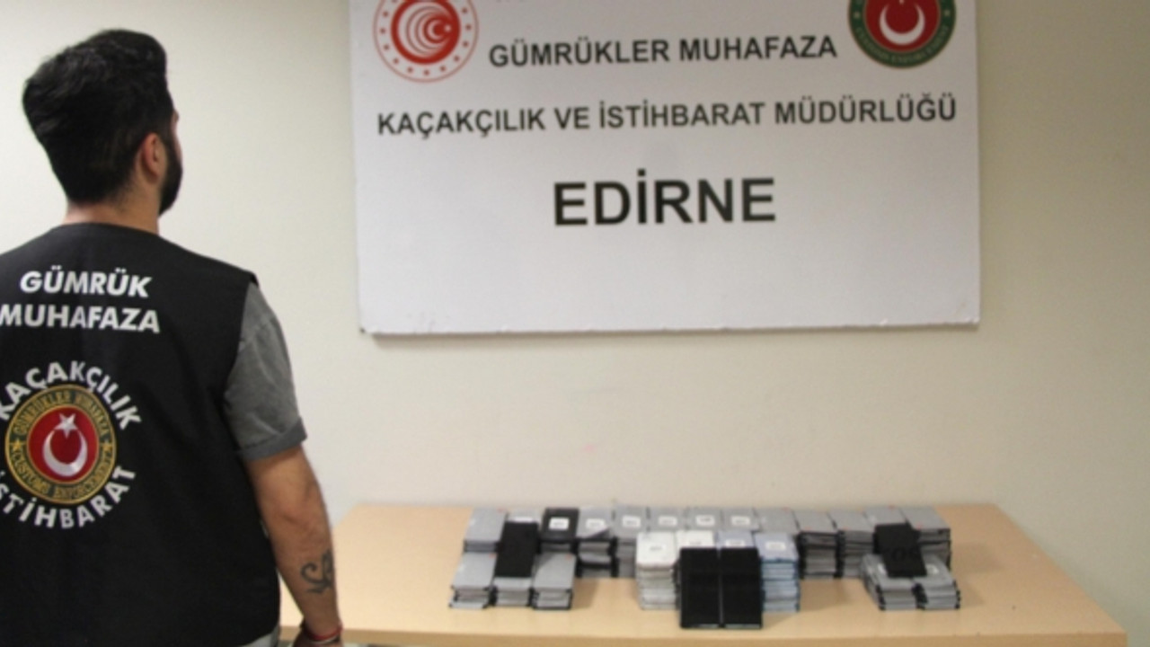 Kapıkule'de 200 adet kaçak cep telefonu ele geçirildi