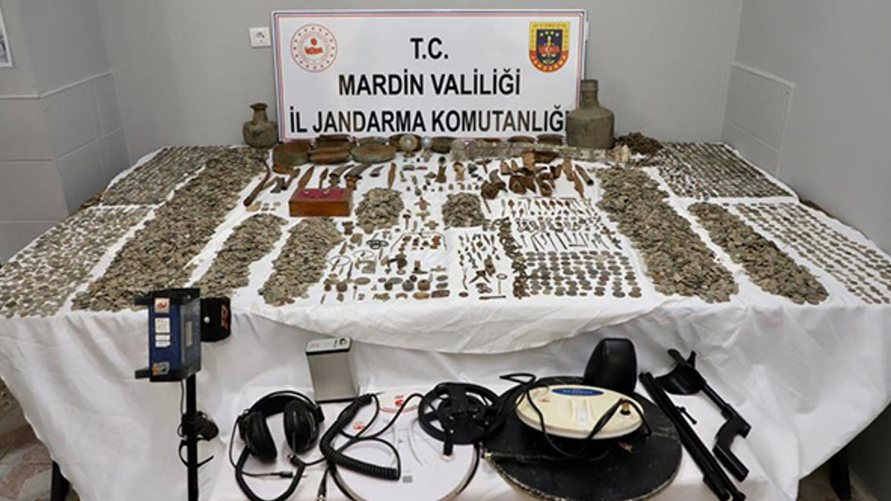 Mardin’de bir evde 22 bin tarihi eser ele geçirildi