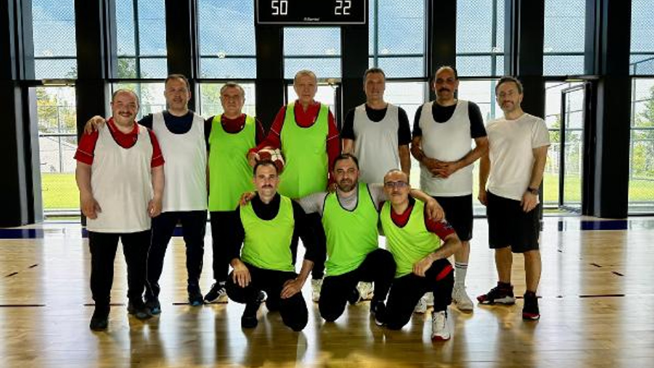 Varank'tan, Cumhurbaşkanı Erdoğan'la basketbol maçı paylaşımı