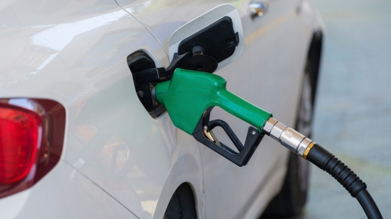 Araç sahipleri dikkat: Benzine indirim geliyor!