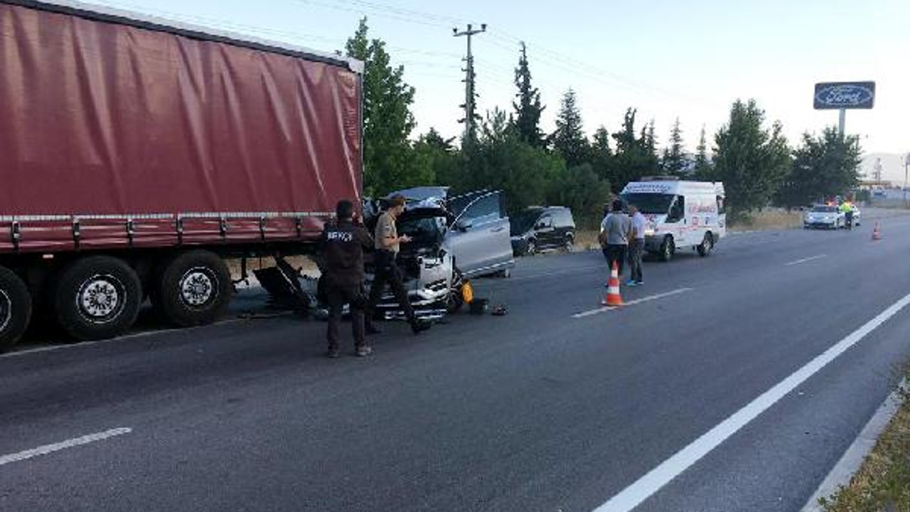 Şarkıcı Tan Taşçı'dan kötü haber: Burdur'da trafik kazasında yaralandı