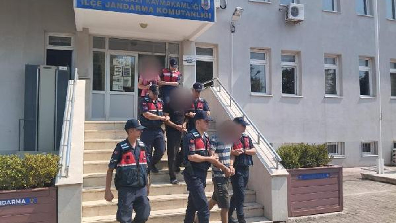 Trafik işaret levhalarını çalan 3 kişi tutuklandı