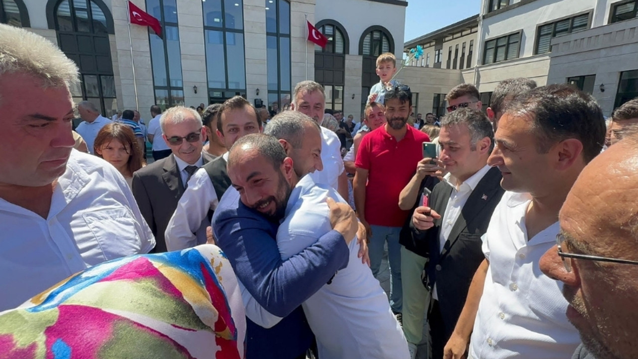 Ordu halkı, Vali Tuncay Sonel'i uğurladı: Vedaya yüzlerce vatandaş katıldı, duygu dolu anlar yaşandı