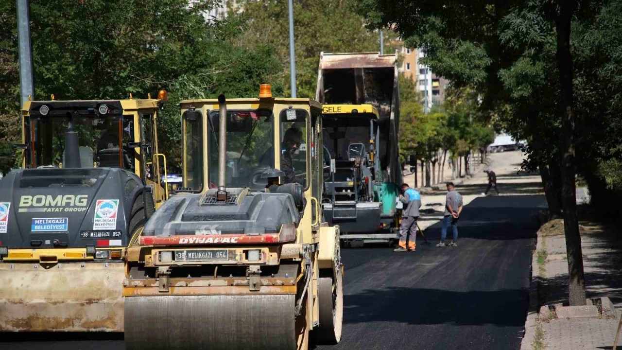 Melikgazi’de Asfalt Çalışması Devam Ediyor