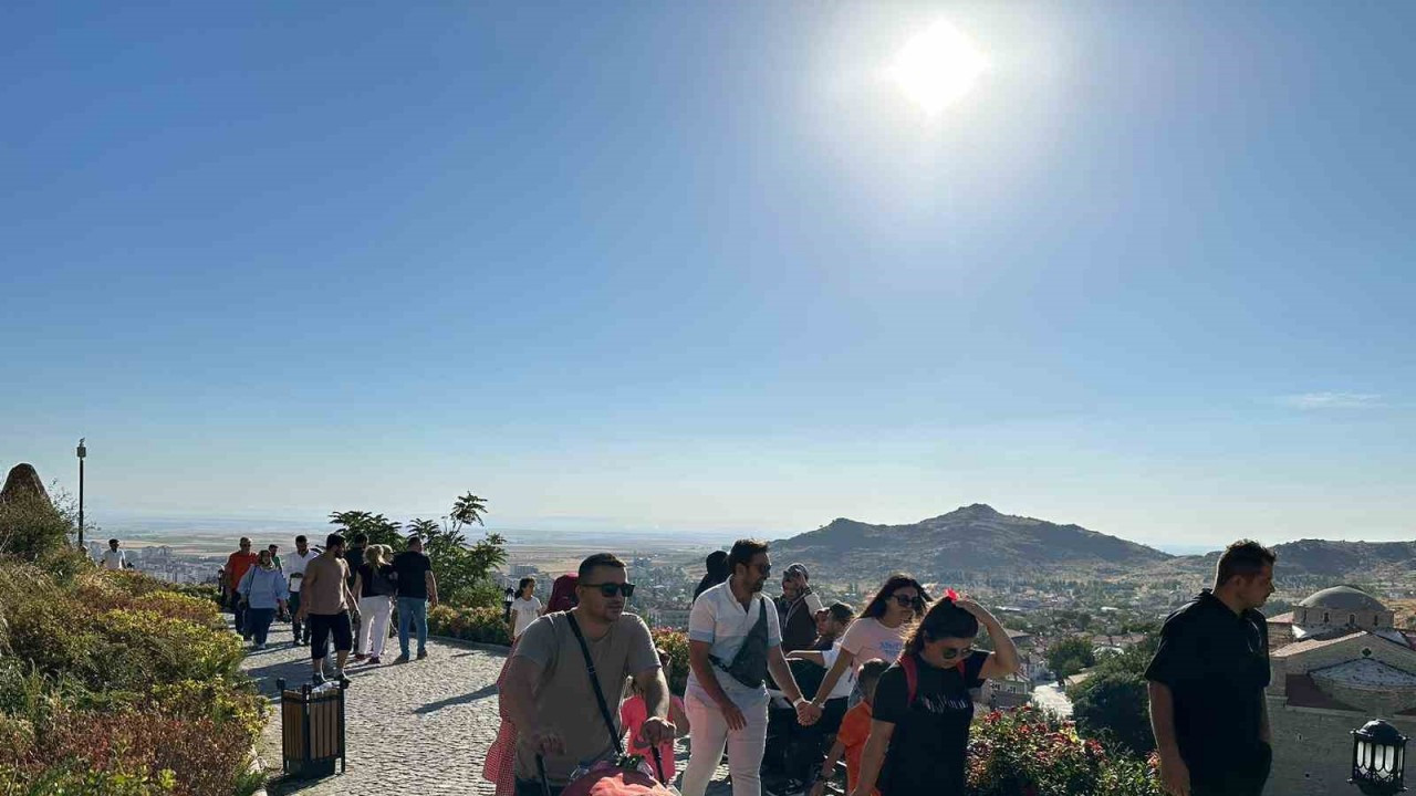 Sivrihisar’a turist akını devam ediyor