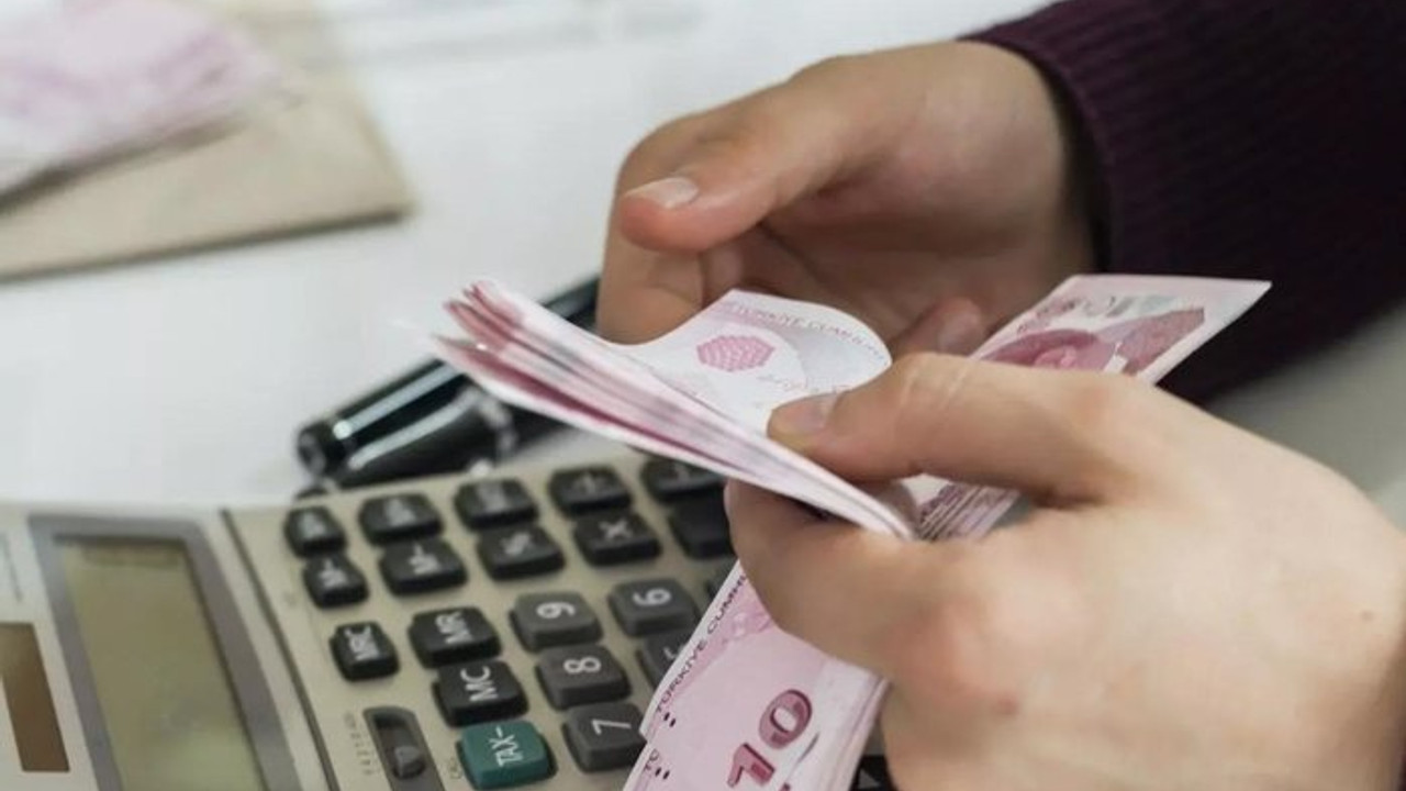 Emeklilere Cumhuriyet Bayramı İkramiyesi Mi Geliyor? 100. Yıla Özel 3. İkramiye Tartışmaları...