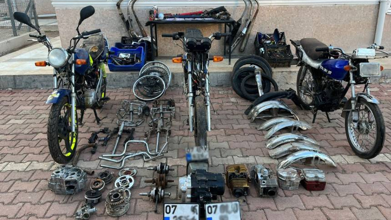 Antalya’da motosiklet parçalarıyla milyonluk vurgun!
