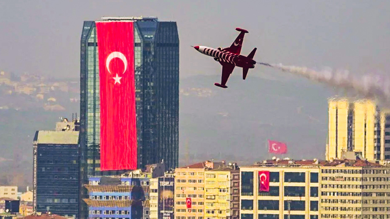 Türk Yıldız’larının gözünden 100. Yıl gösterisi