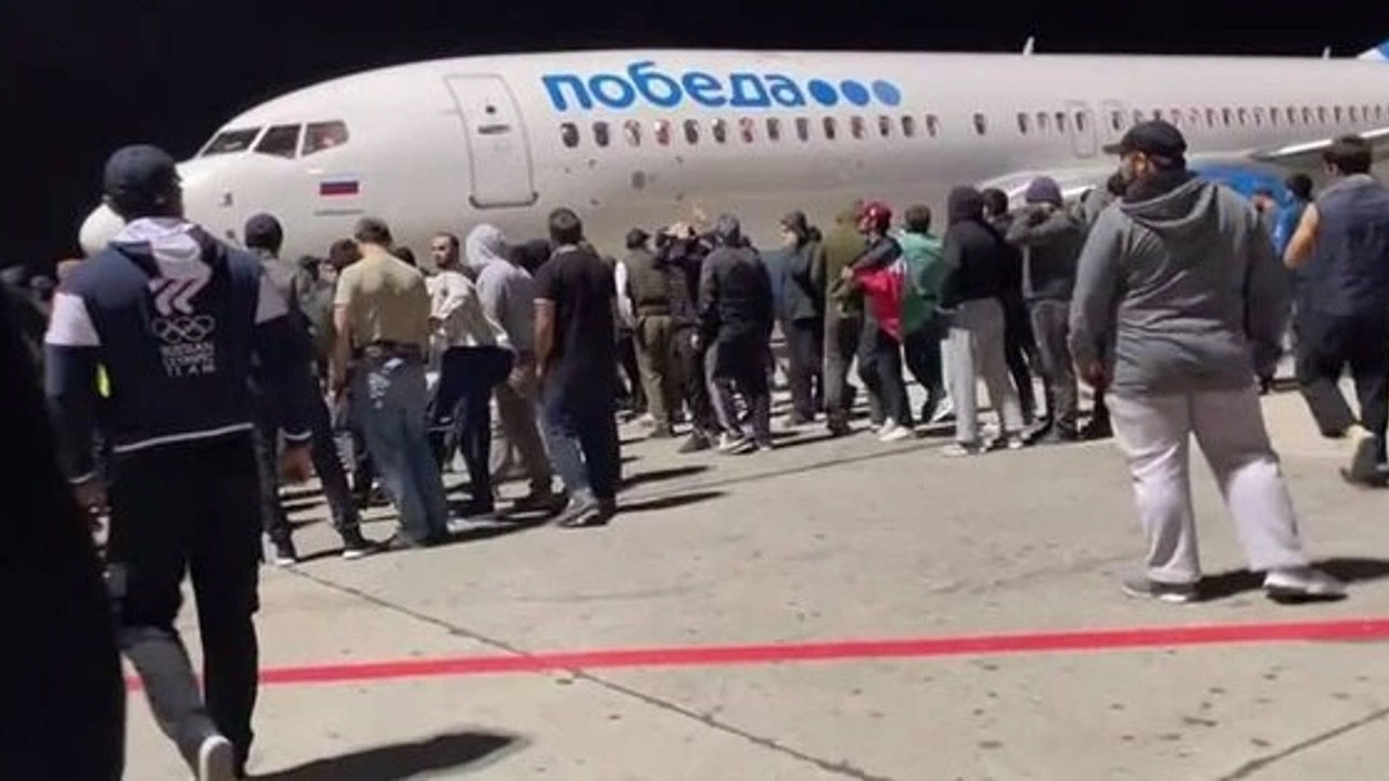 Tel Aviv’den Dağıstan’a uçak indi, havaalanı basıldı!