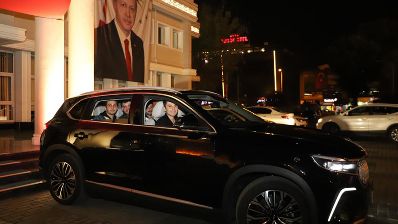 Öğrencilerin yardım çağrısına vali, Togg ile yanıt verdi