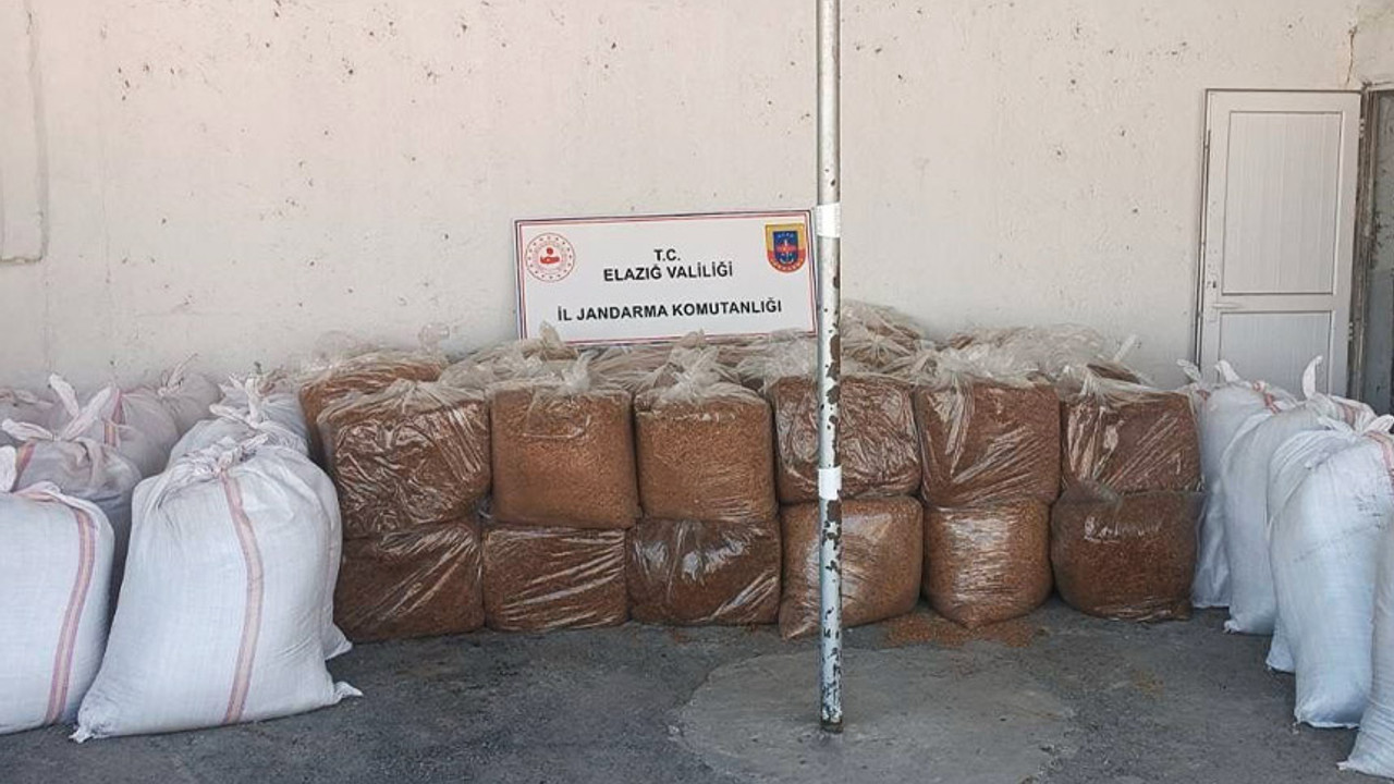 Tütün kaçakçılarına operasyon! Şüpheli araçtan 1,5 ton çıktı