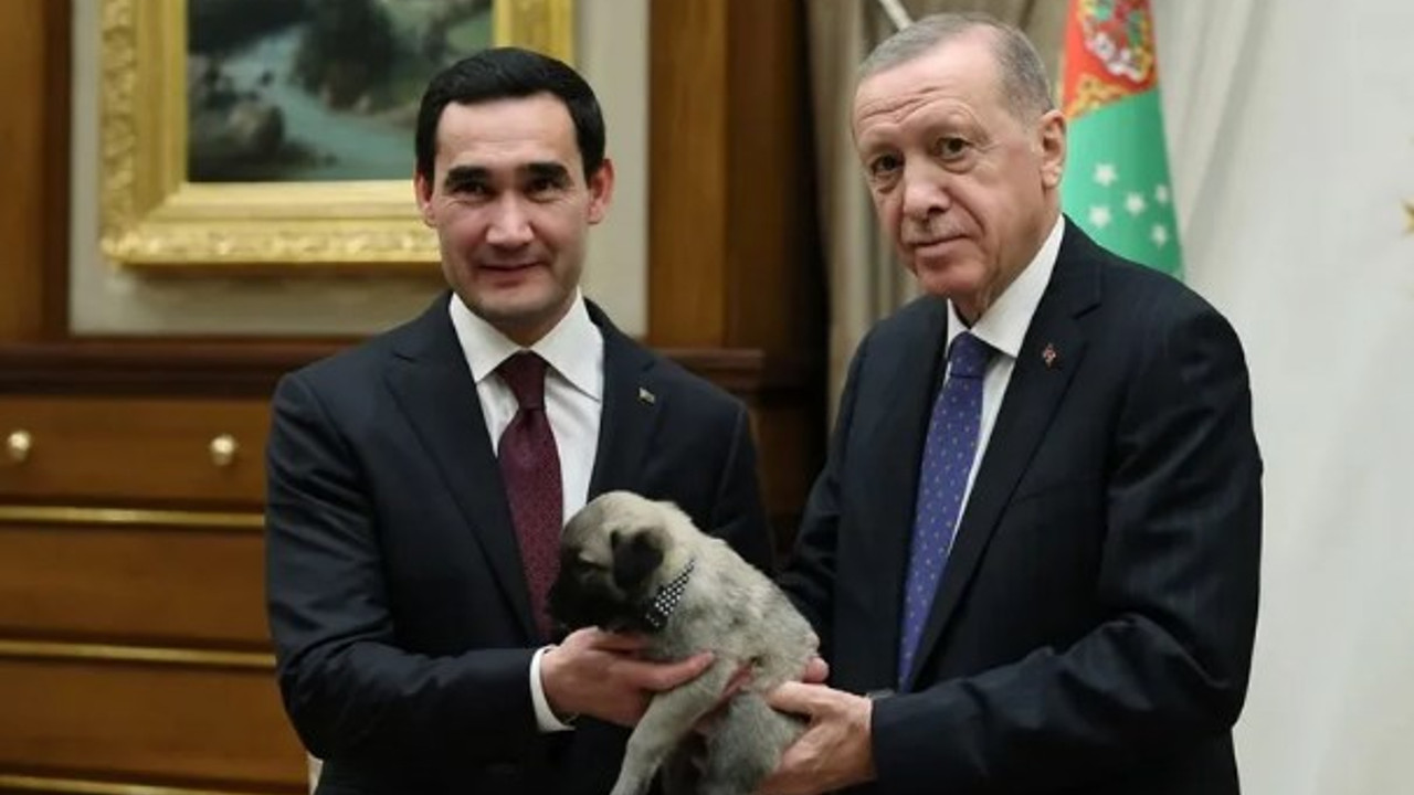 Erdoğan Türkmenistan Devlet Başkanı ile bir araya geldi