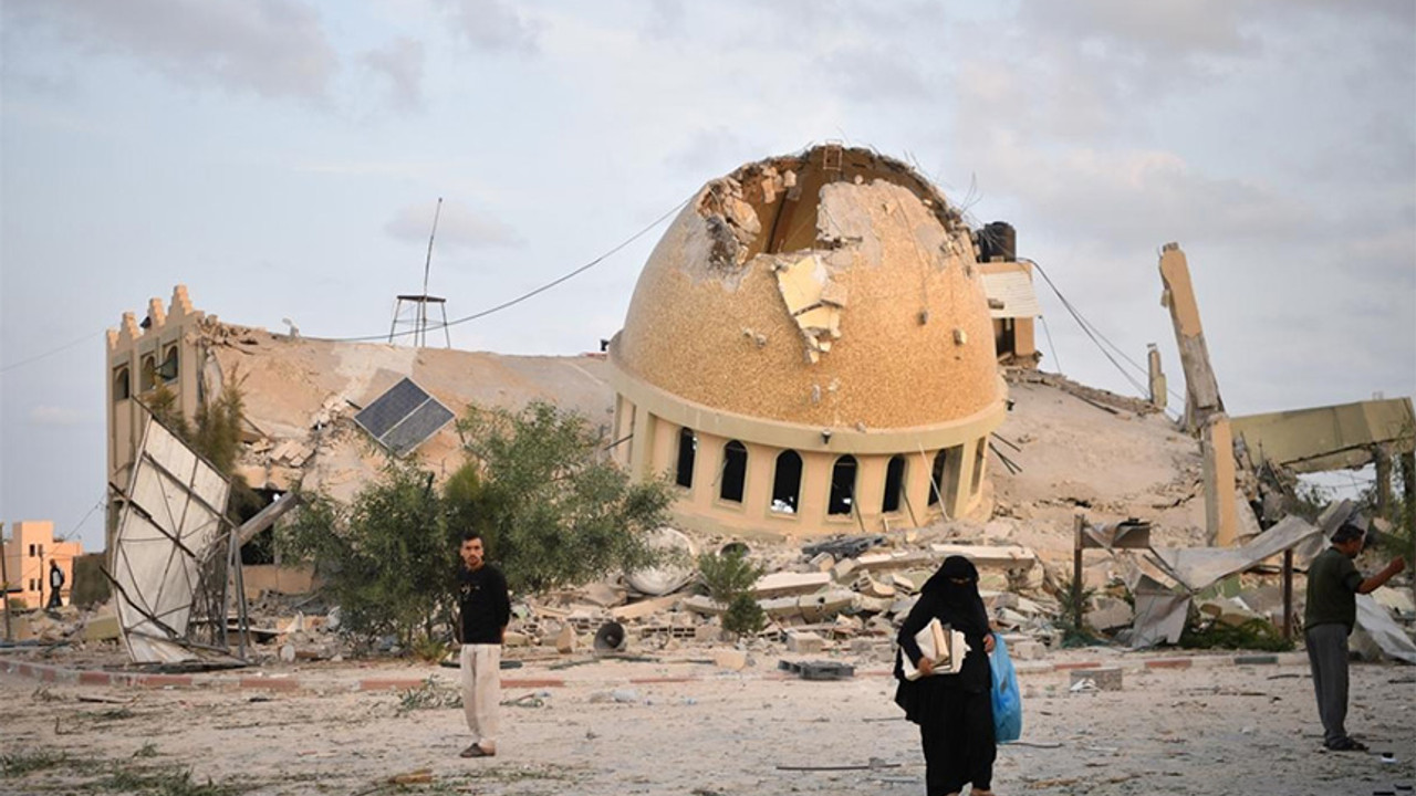 İsrail saldırılarında 17 günde 32 cami yıkıldı