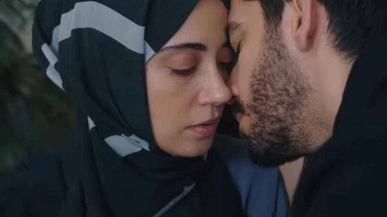 Kızılcık Şerbeti yine gündeme damga vurdu Umut ve Nursema'nın o sahnesi olay oldu