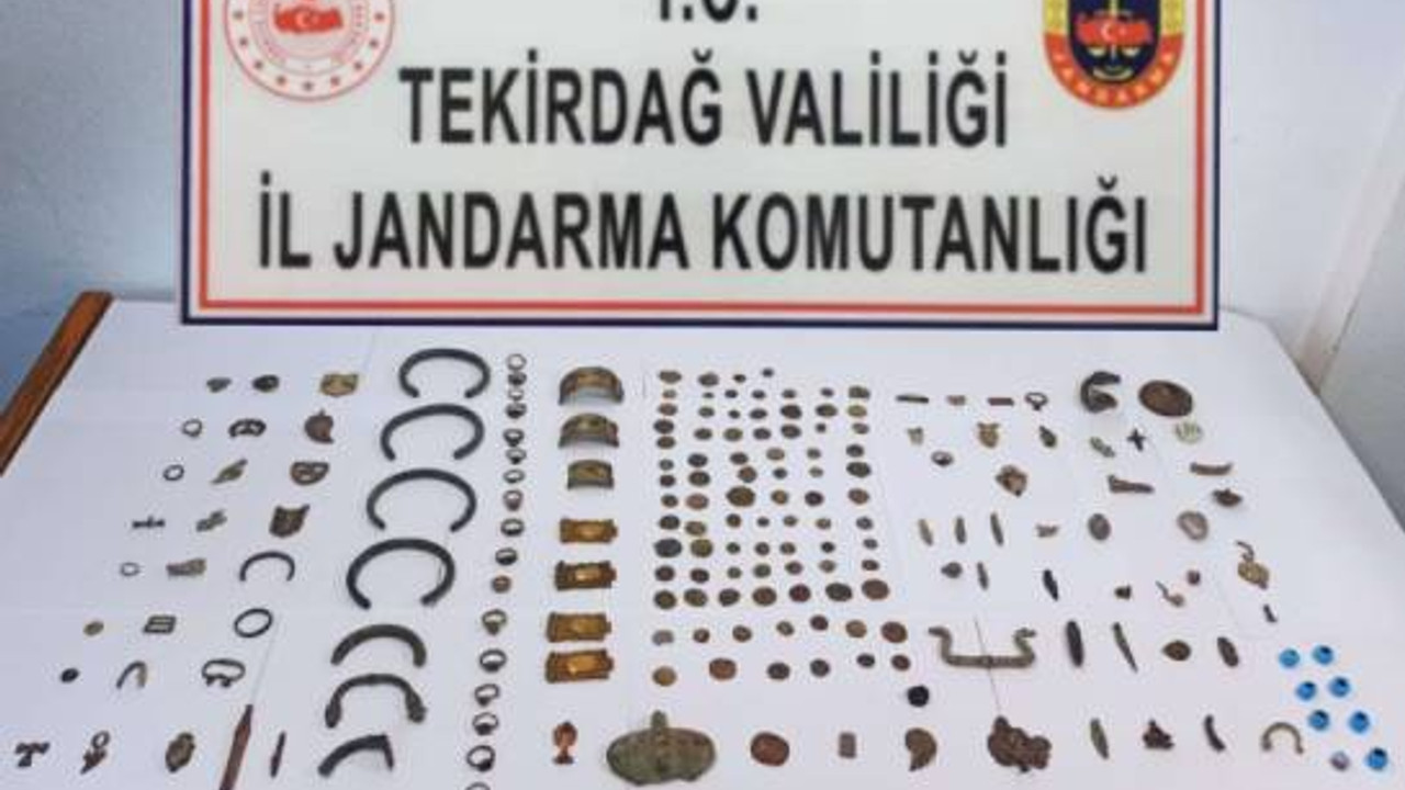 Tarihi eser kaçakçılarına suçüstü: 197 parça ele geçirildi