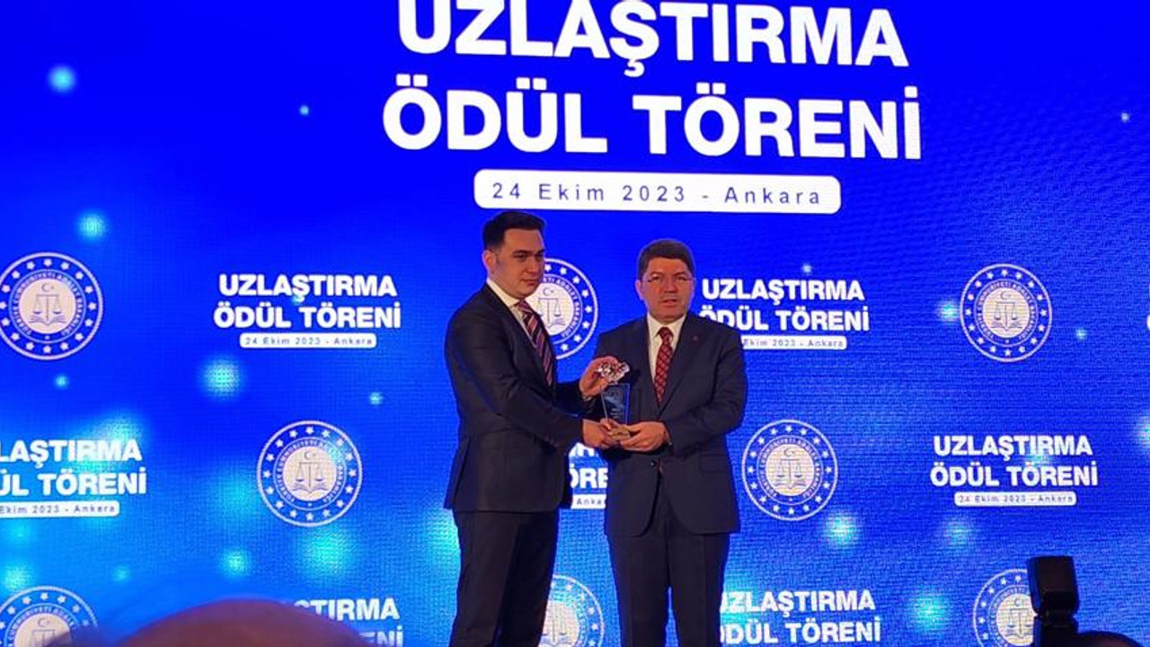 Başsavcı Yasin Emre'ye Ceza Hukuku Sisteminde Uzlaştırma ödülü