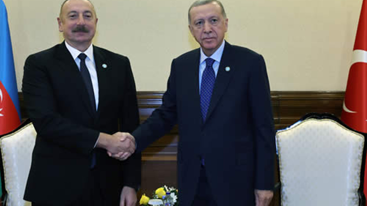 Cumhurbaşkanı Erdoğan, Azerbaycan Cumhurbaşkanı Aliyev ile Astana'da bir araya geldi