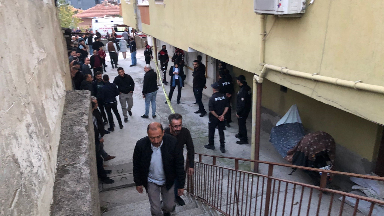 Sevgili kavgası can aldı: "Ayrıl" diyen annesini öldürüp bazaya sakladı!