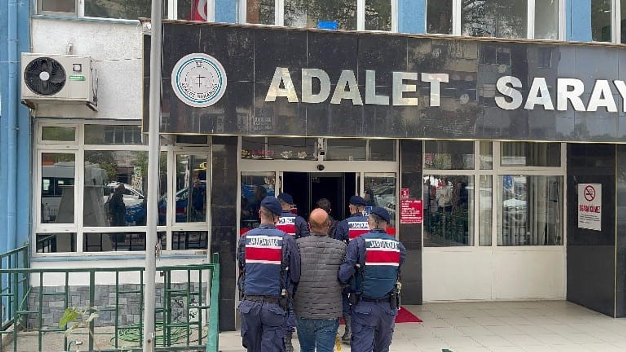 Jandarma göçmen kaçakçısı 2 organizatörü yakaladı