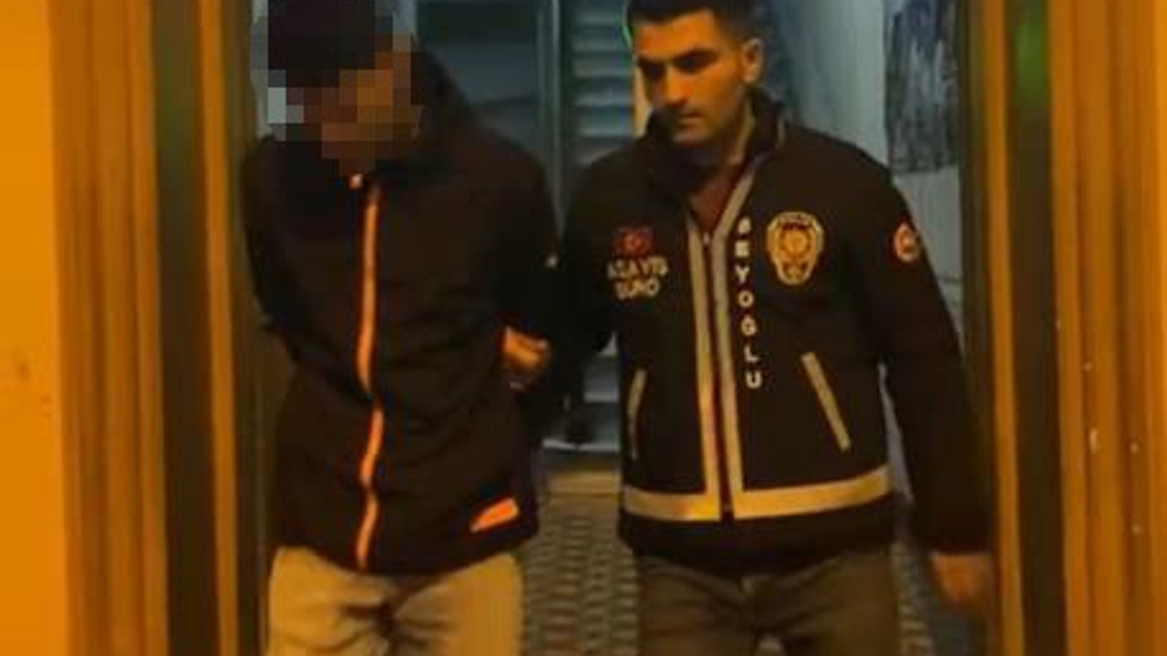 “Sipariş kalemiyle” öldürdü: Beyoğlu’ndaki cinayet anbean kamerada!