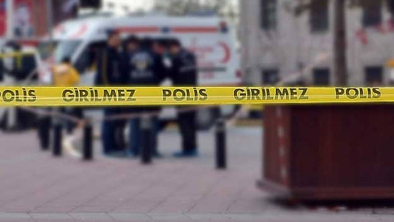 Apartmandan düşen kocasının başında bıçakla bekleyen kişi tutuklandı