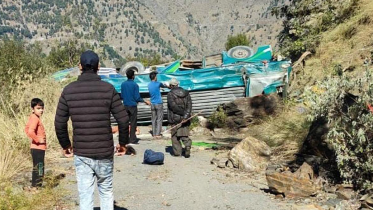 Katliam gibi kaza! Yolcu otobüsü şarampole yuvarlandı: 36 ölü, 19 yaralı