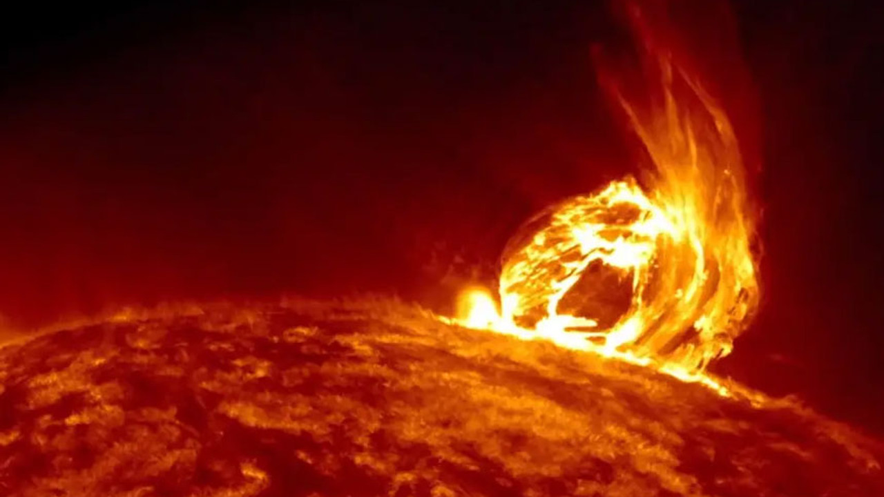Jeomanyetik fırtına ve güneş fırtınası nedir, nasıl oluşur? Jeomanyetik fırtına dünyayı vurdu