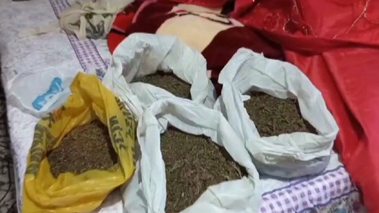 Zehir tacirlerine jandarma engeli: 6 gözaltı