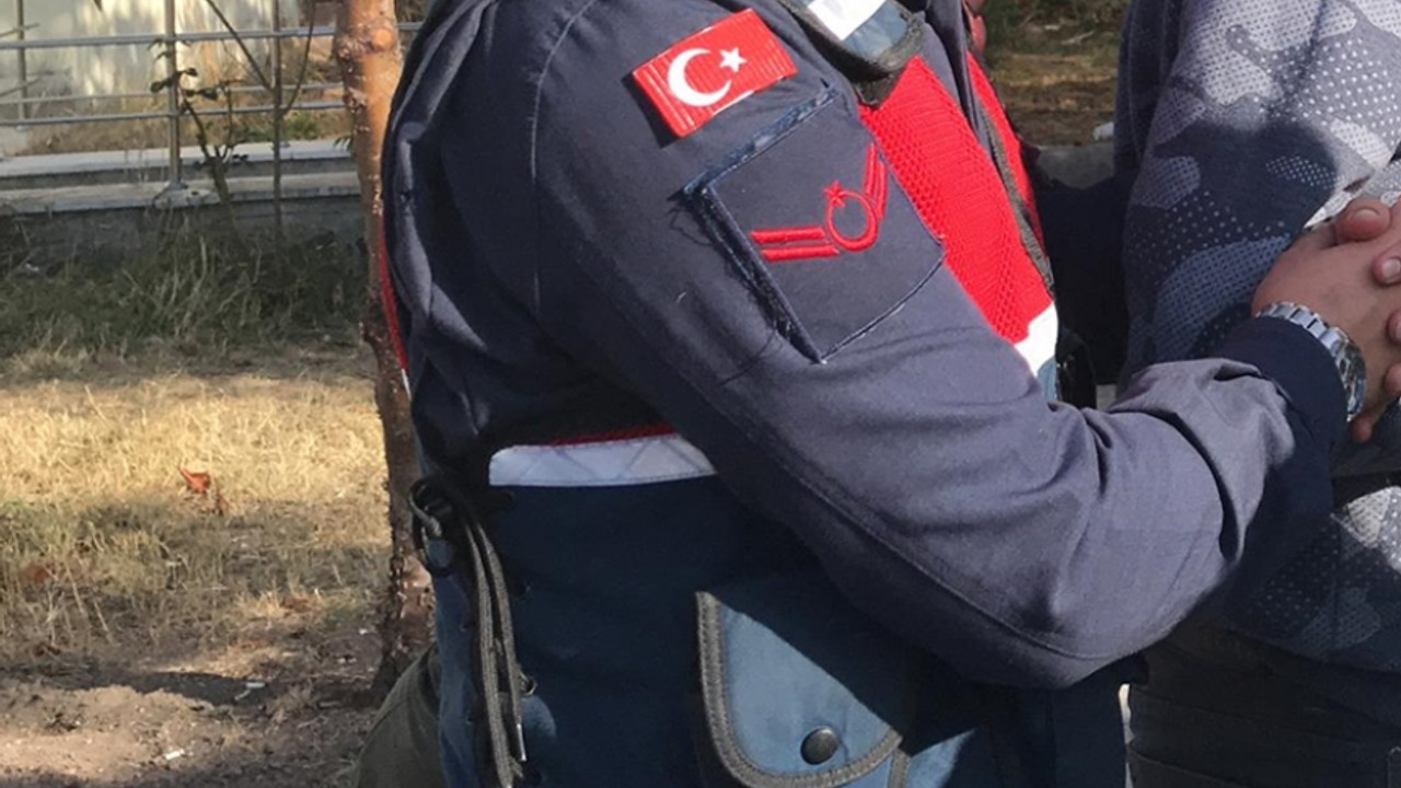 Nefes kesen jandarma operasyonları, aranan şüphelilere kaçacak delik bırakmıyor