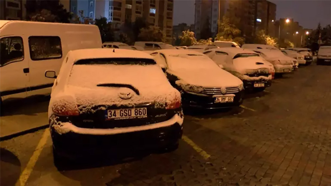 İstanbul'a mevsimin ilk karı düştü