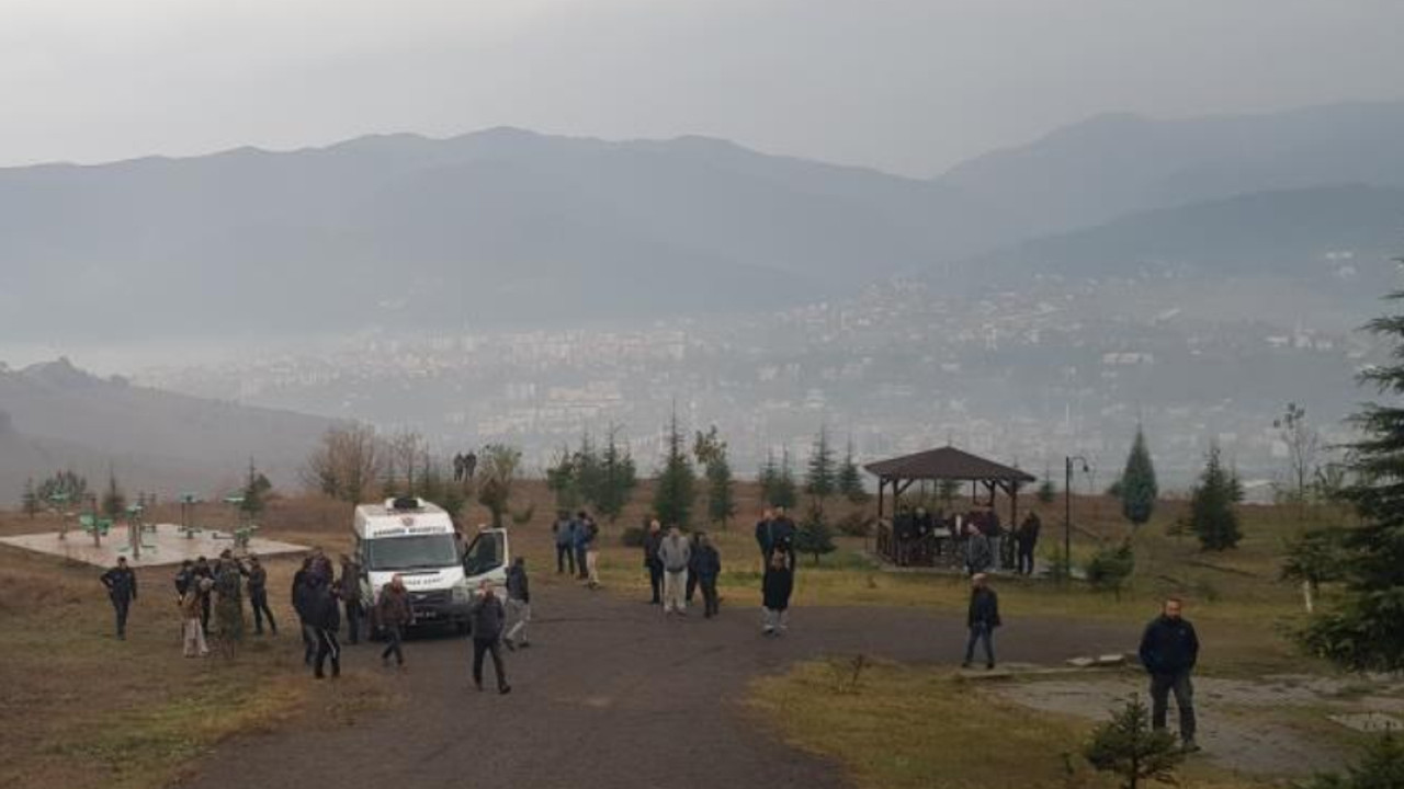 Öğretim üyesi ağaca asılı halde bulundu!